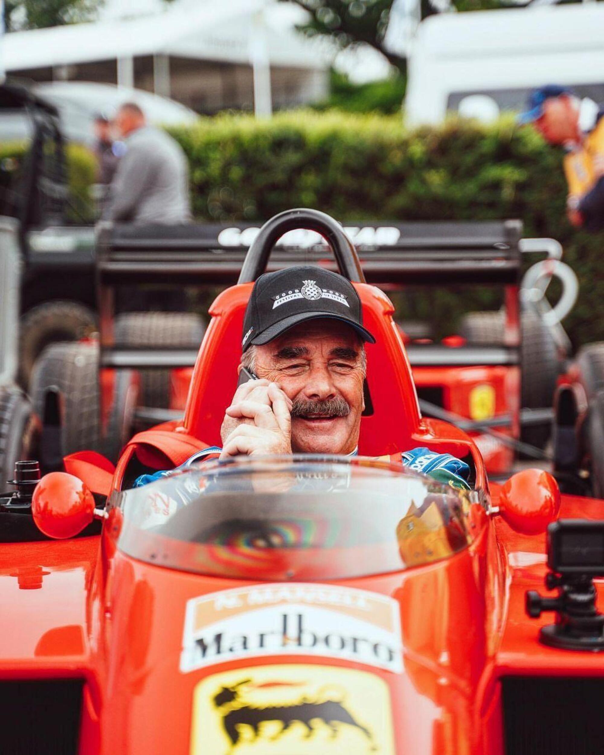 Nigel Mansell di nuovo alla guida della Ferrari 693 a Goodwood