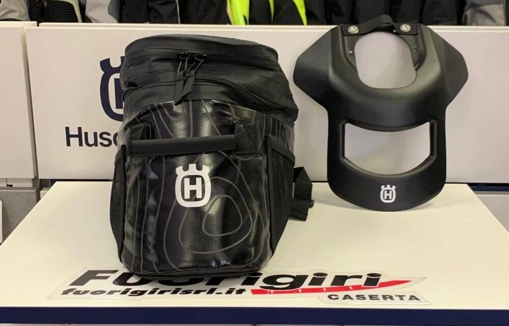 Borsa serbatoio husqvarna norden 901 CON STAFFA
