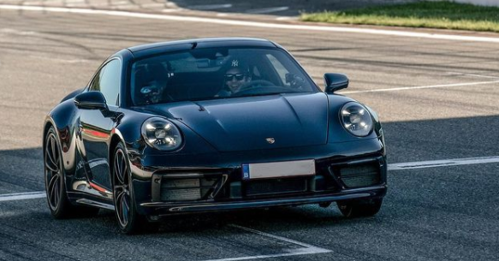Valentino Rossi: sparo in Porsche con Jakyie Ickx prima del gran ritorno al vecchio amore