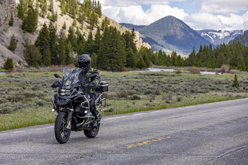 USA IN MOTO! Idaho, Montana, Wyoming, Yellowstone: 1.000 km tra orsi e bisonti con gli amici di KLIM