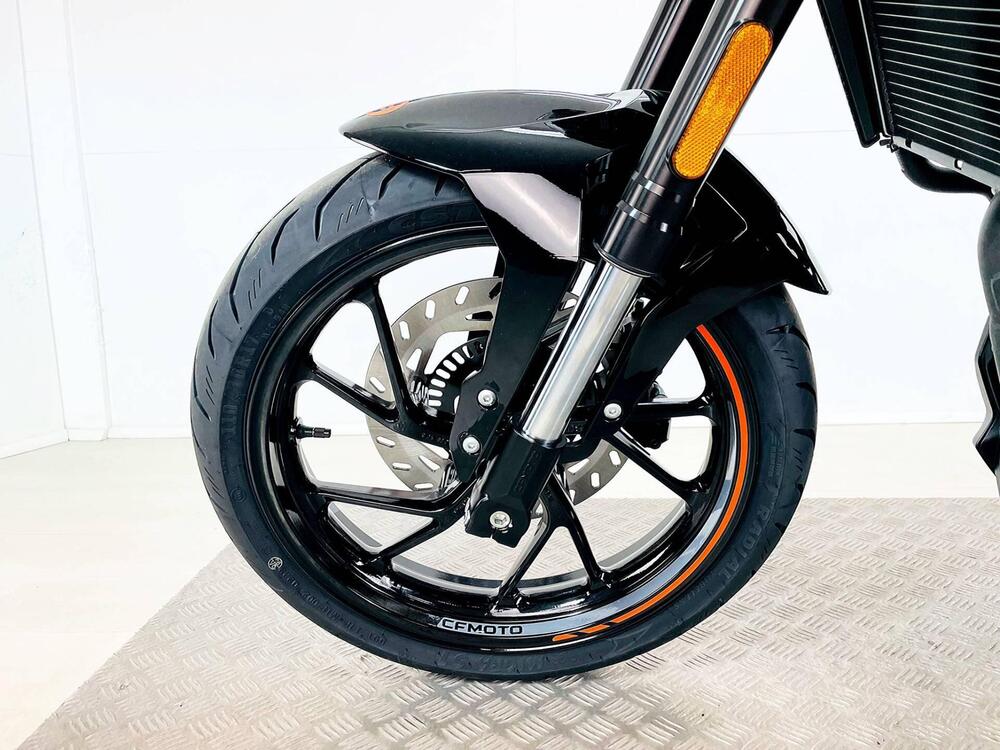 CFMOTO 300NK (2021 - 25) (12)