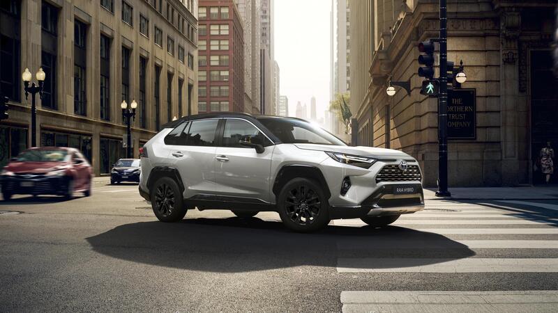 Aggiornamenti in vista per Toyota RAV4 e Lexus ES: multimedialit&agrave; e connessioni