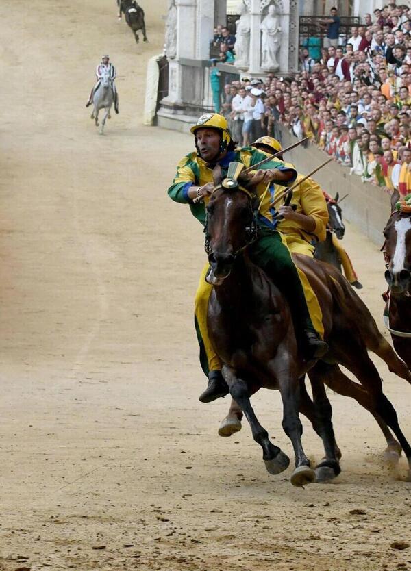 Altro che Pierluigi Pardo, fate commentare il Palio di Siena a Guido Meda