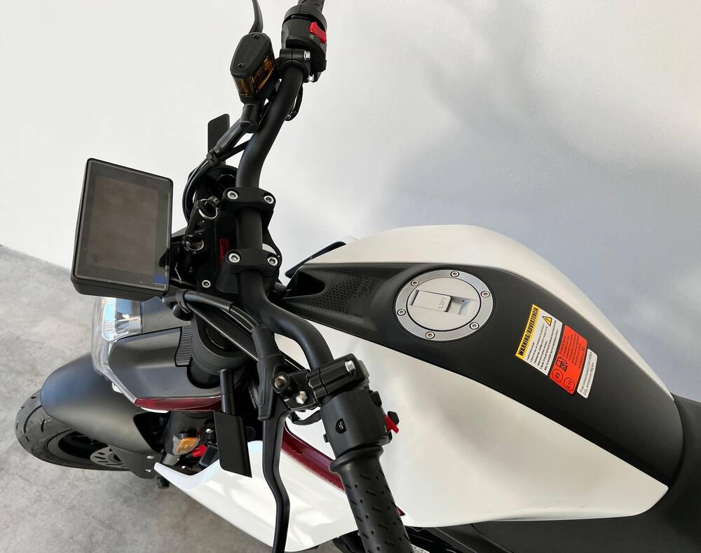 Malaguti Drakon 125 (2022 - 25) (4)