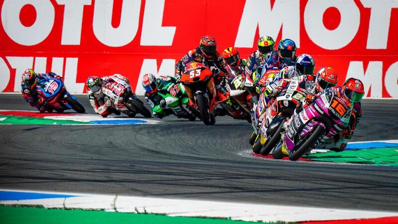 MotoGP 2022. Vietate le manopole estese e altre novit&agrave; nei regolamenti in Moto2 e Moto3