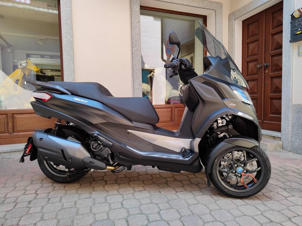 Piaggio MP3 530 Hpe Exclusive (2025) (2)
