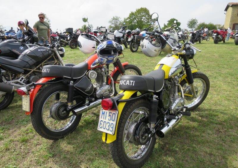 Tante belle moto al Bread And Salam