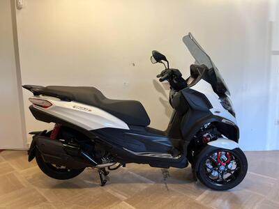 Piaggio MP3 400 Sport Hpe (2025) nuova