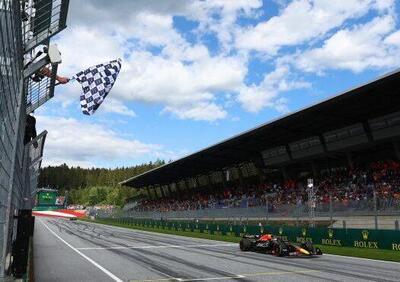 F1, GP Austria 2022: Verstappen prende il largo approfittando del regolamento di conti in Ferrari