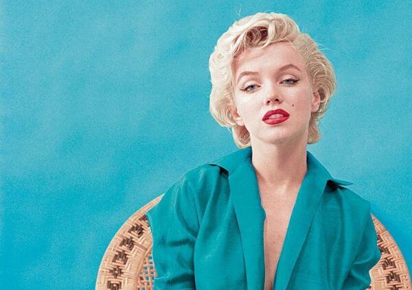 Marilyn Monroe a 60 anni dalla scomparsa &egrave; pi&ugrave; viva che mai. E quell&#039;incrocio di date con la regina Elisabetta...