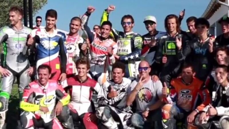 Video. Rossi e Marquez, la sfida dirt track al Ranch