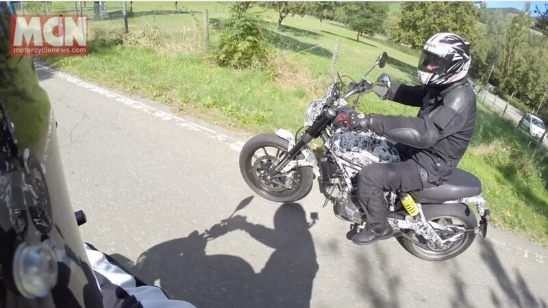 Ducati Scrambler, video in strada