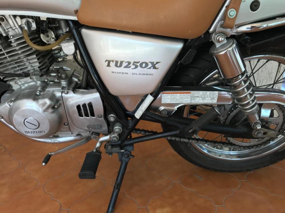 Suzuki TU 250 XX Super Classic (1996 - 00) (14)
