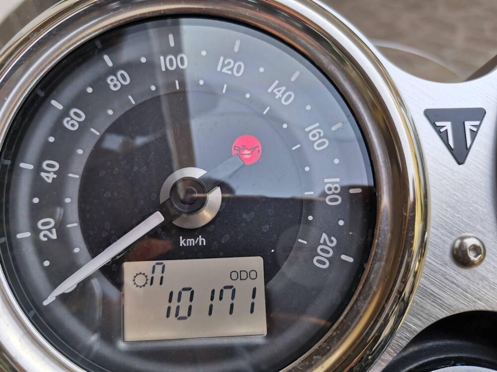 Triumph Bonneville T120 (2021 - 25) (3)