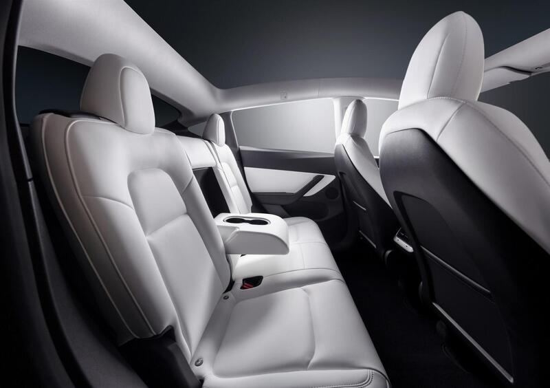 Tesla Model Y (2021-->>) (31)