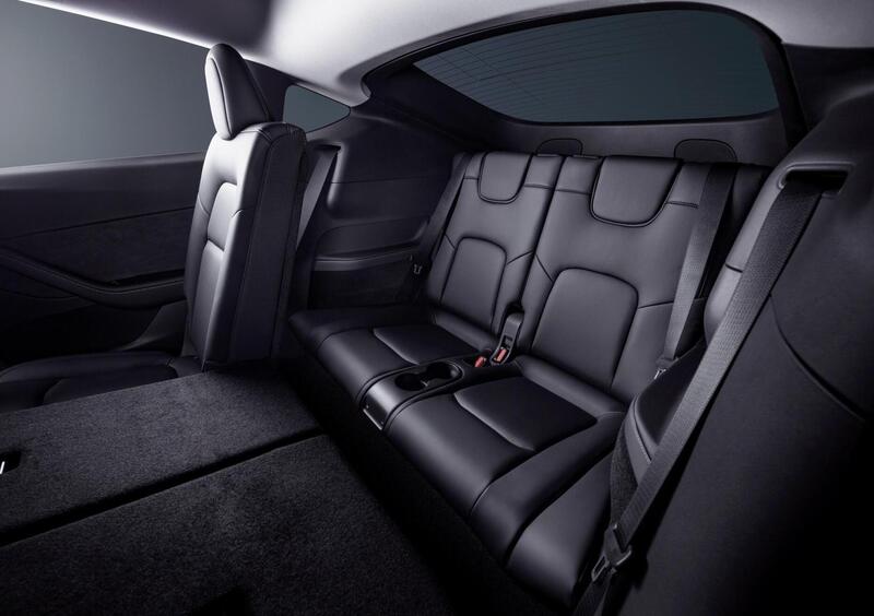 Tesla Model Y (2021-->>) (33)