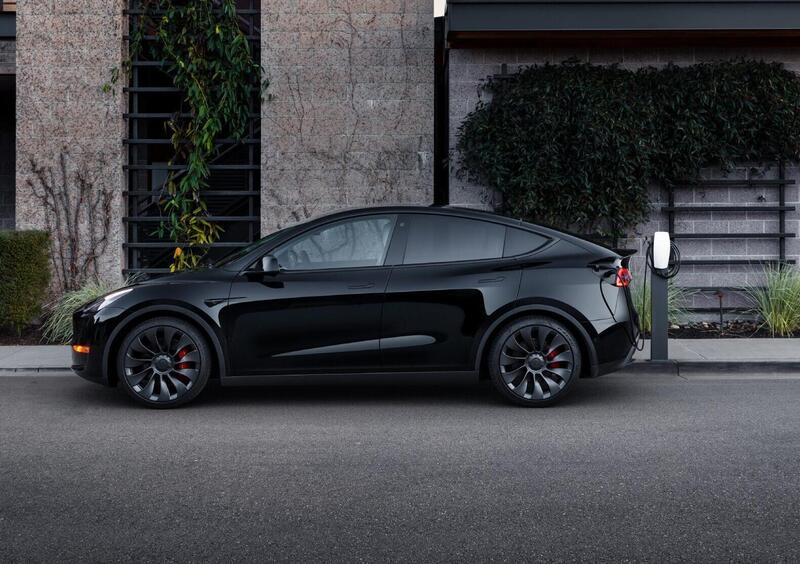 Tesla Model Y (2021-->>) (27)