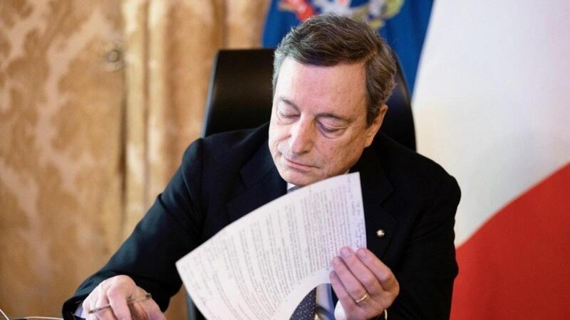 Sconto benzina, una buona ragione perch&eacute; Draghi rimanga