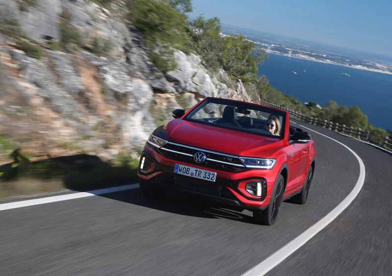 Volkswagen T-Roc Cabrio (2020-->>) (2)