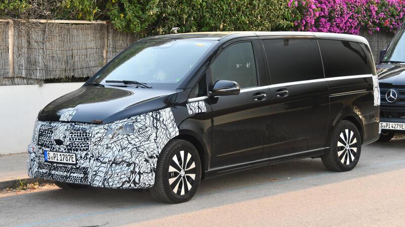 Mercedes EQV restyling, le foto spia 