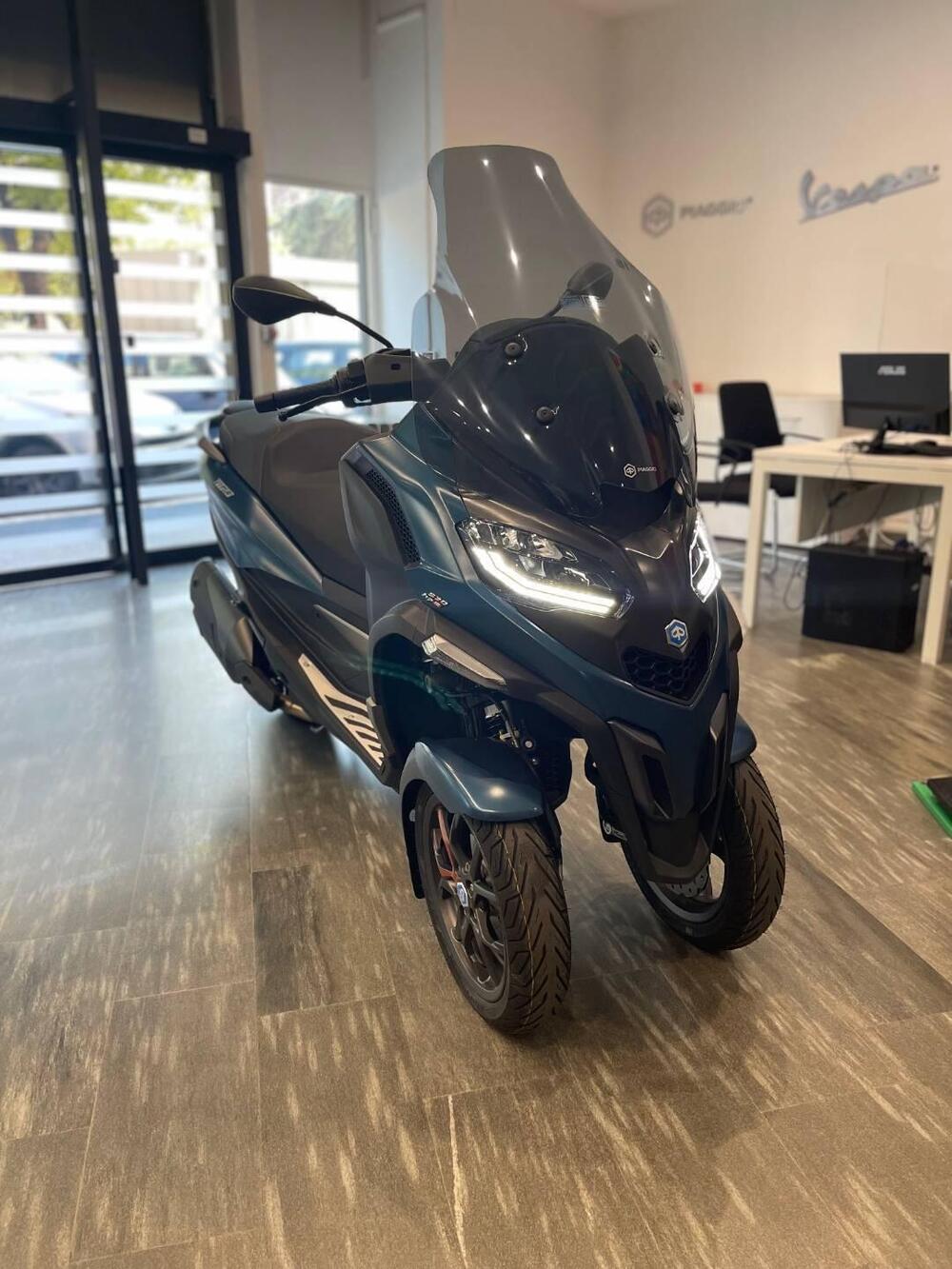 Piaggio MP3 530 ABS Hpe (2023 - 24) (2)