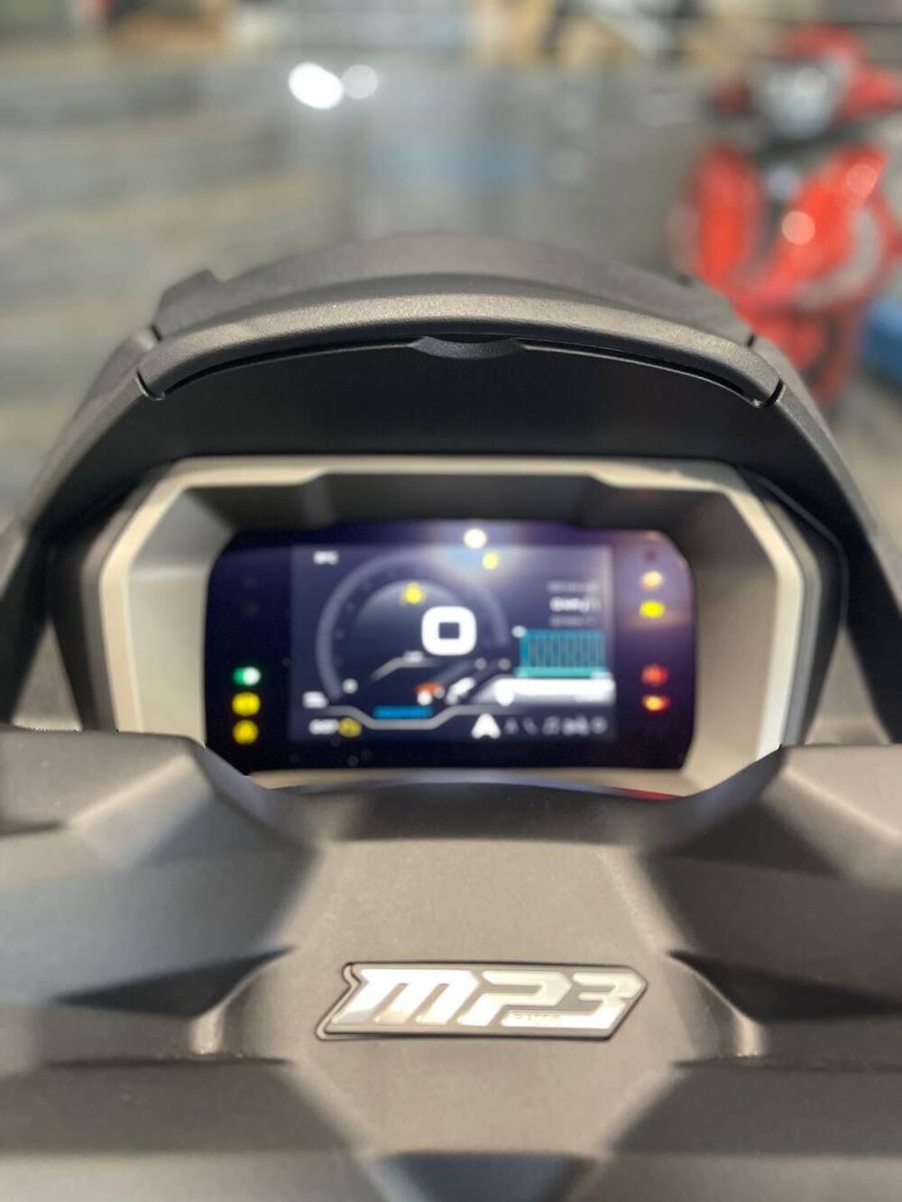 Piaggio MP3 530 ABS Hpe (2023 - 24) (8)