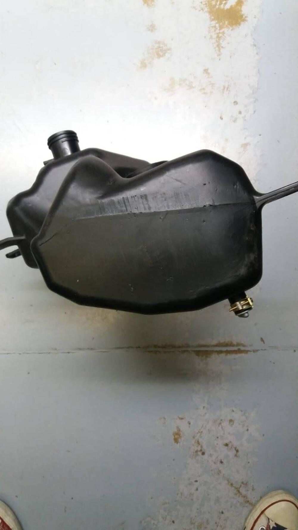 SERBATOIO BENZINA PER APRILIA SPORT CITY 125, 150, (2)