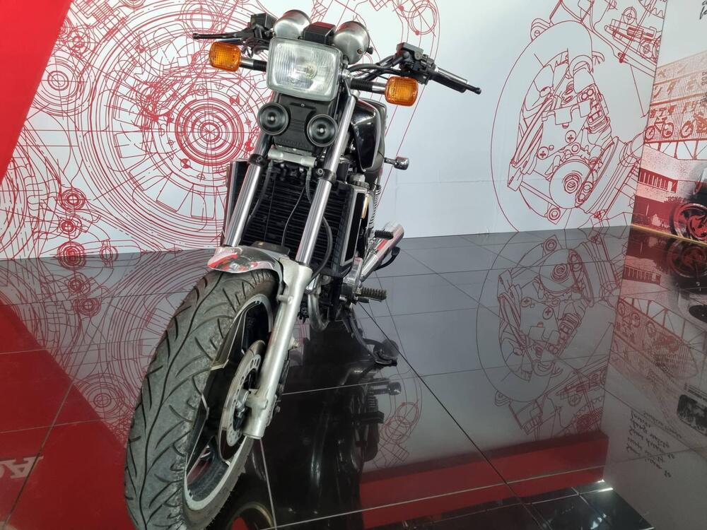 Honda VF 1100 C V65 Magna (1983 - 85) (5)