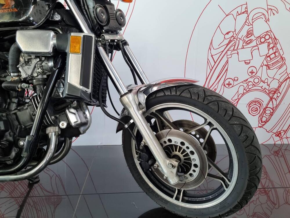 Honda VF 1100 C V65 Magna (1983 - 85) (6)