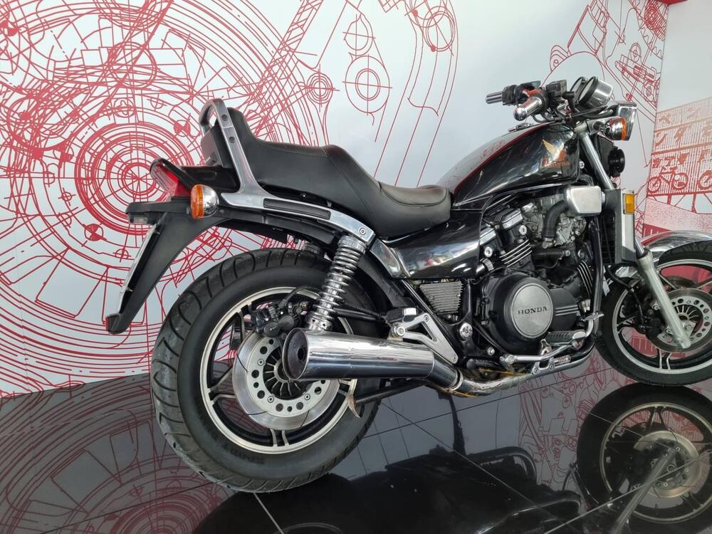 Honda VF 1100 C V65 Magna (1983 - 85) (8)