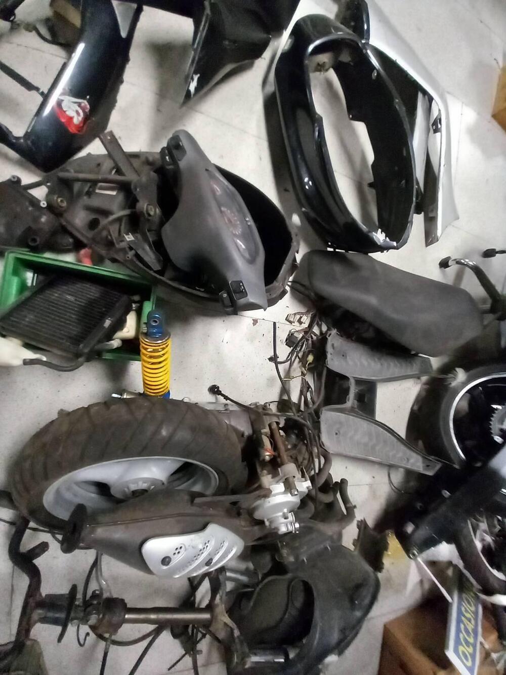 CERCHIO POSTERIORE CON DISCHI + CORONA SUZUKI V-S (17)