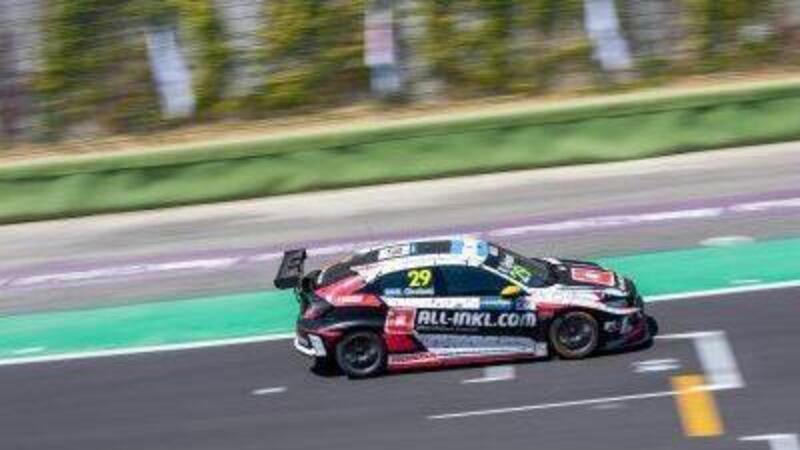 WTCR 2022, Italia: pole per Girolami