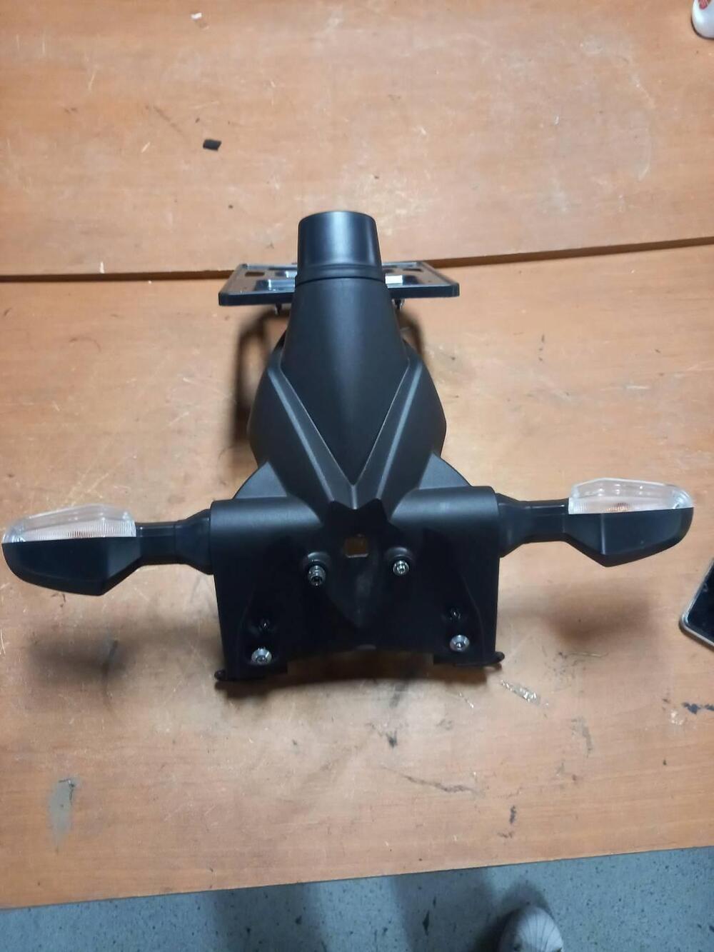 PORTA TARGA CON FRECCE KAWASAKI Z-750 R , (3)