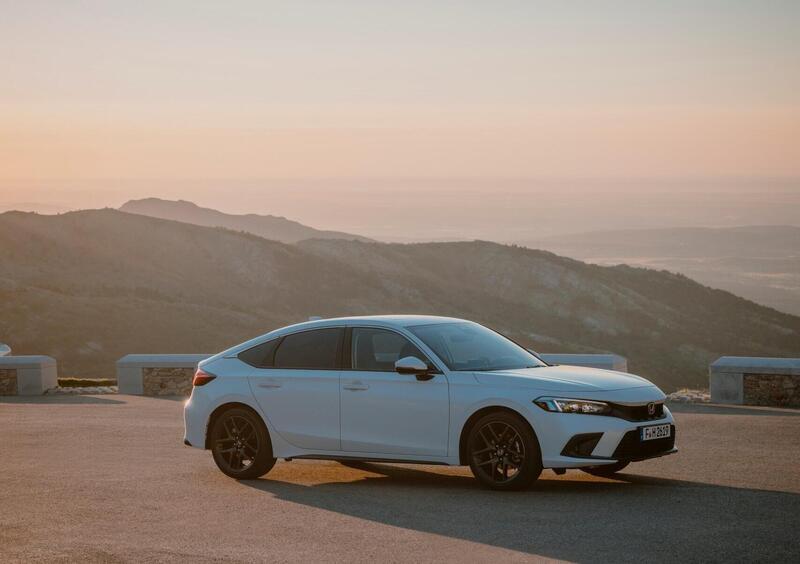Honda Civic (2022-->>) (3)