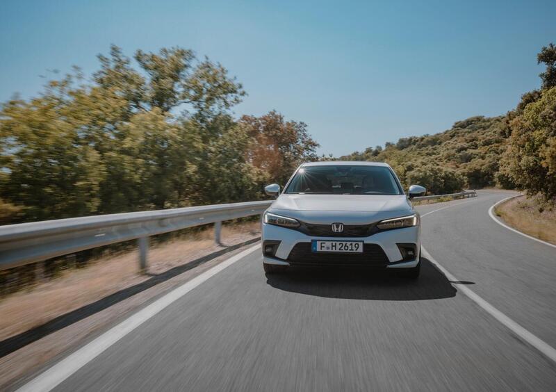 Honda Civic (2022-->>) (12)