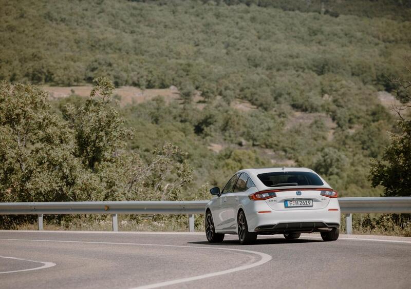 Honda Civic (2022-->>) (8)