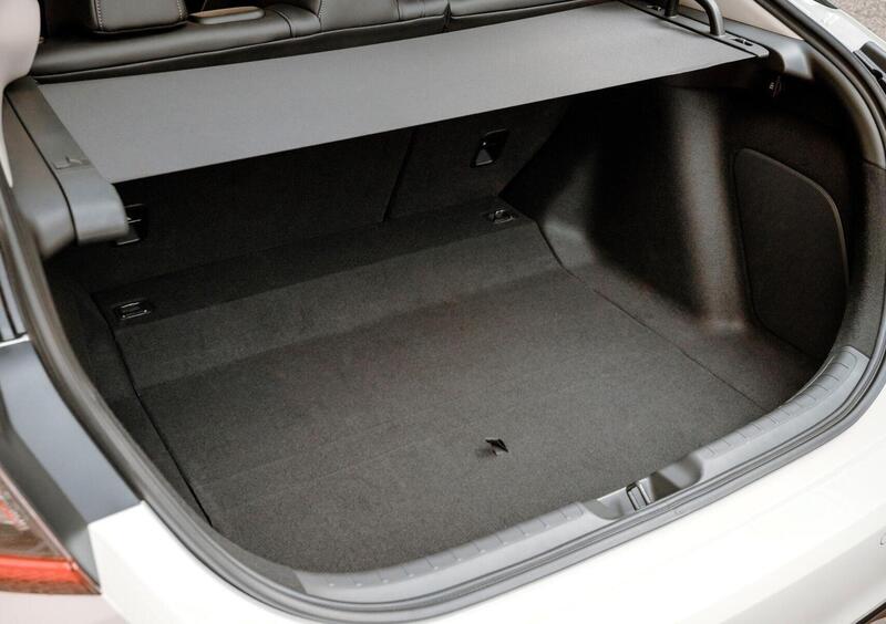 Honda Civic (2022-->>) (24)