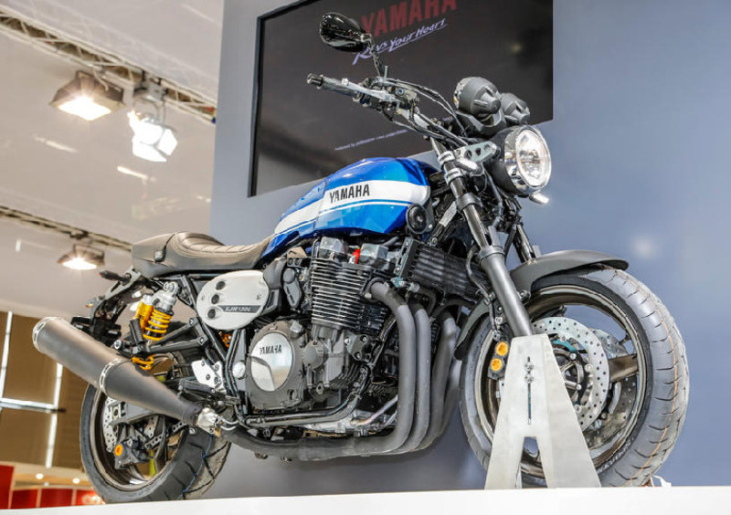 Yamaha XJR 1300 e XJR 1300 Racer 2015