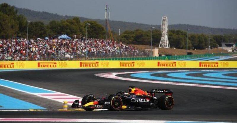 F1, GP Francia 2022. Verstappen sfrutta l&#039;errore di Leclerc per andare in fuga nel mondiale