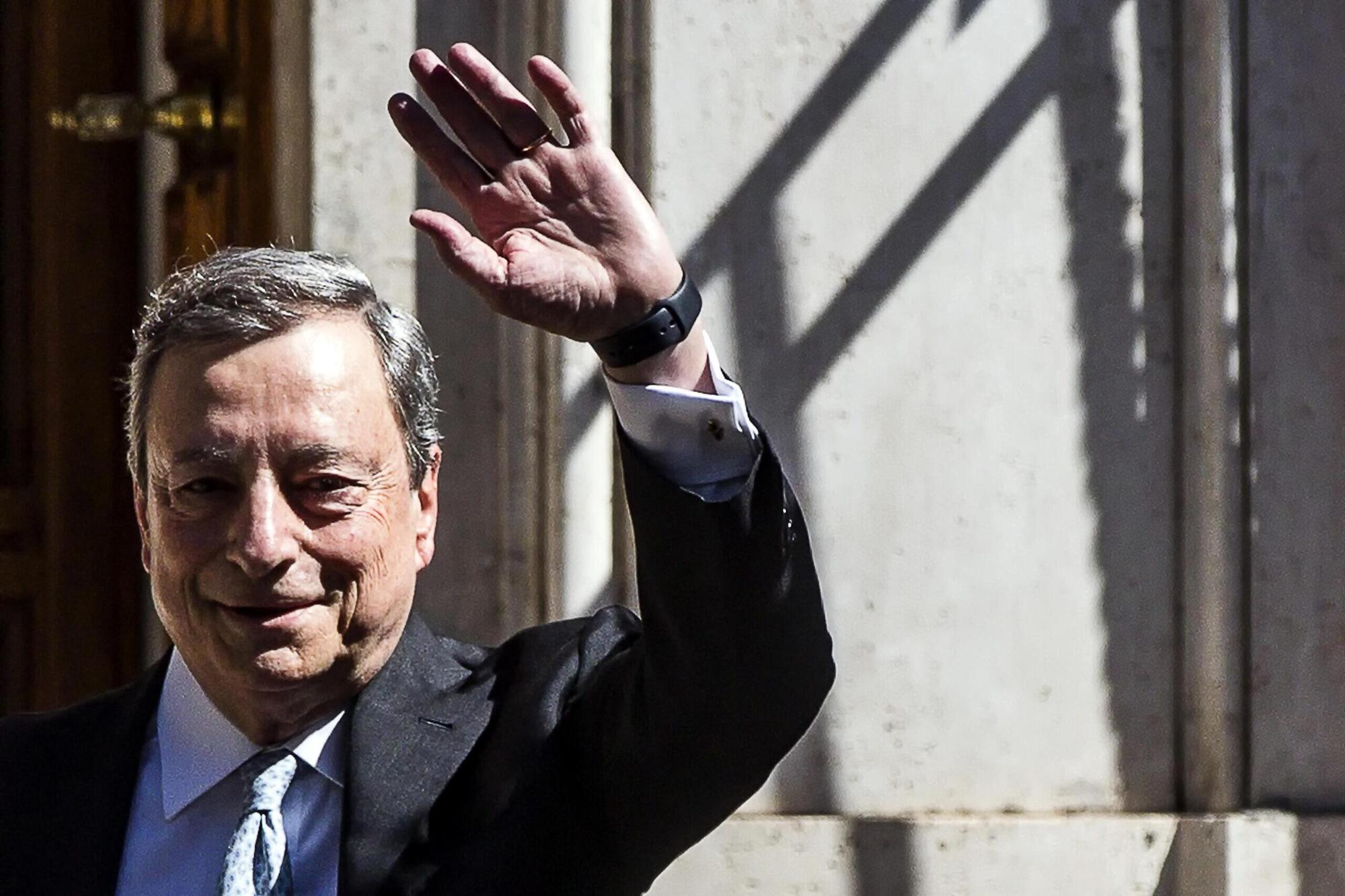Draghi saluta e... se ne andr&agrave; davvero?