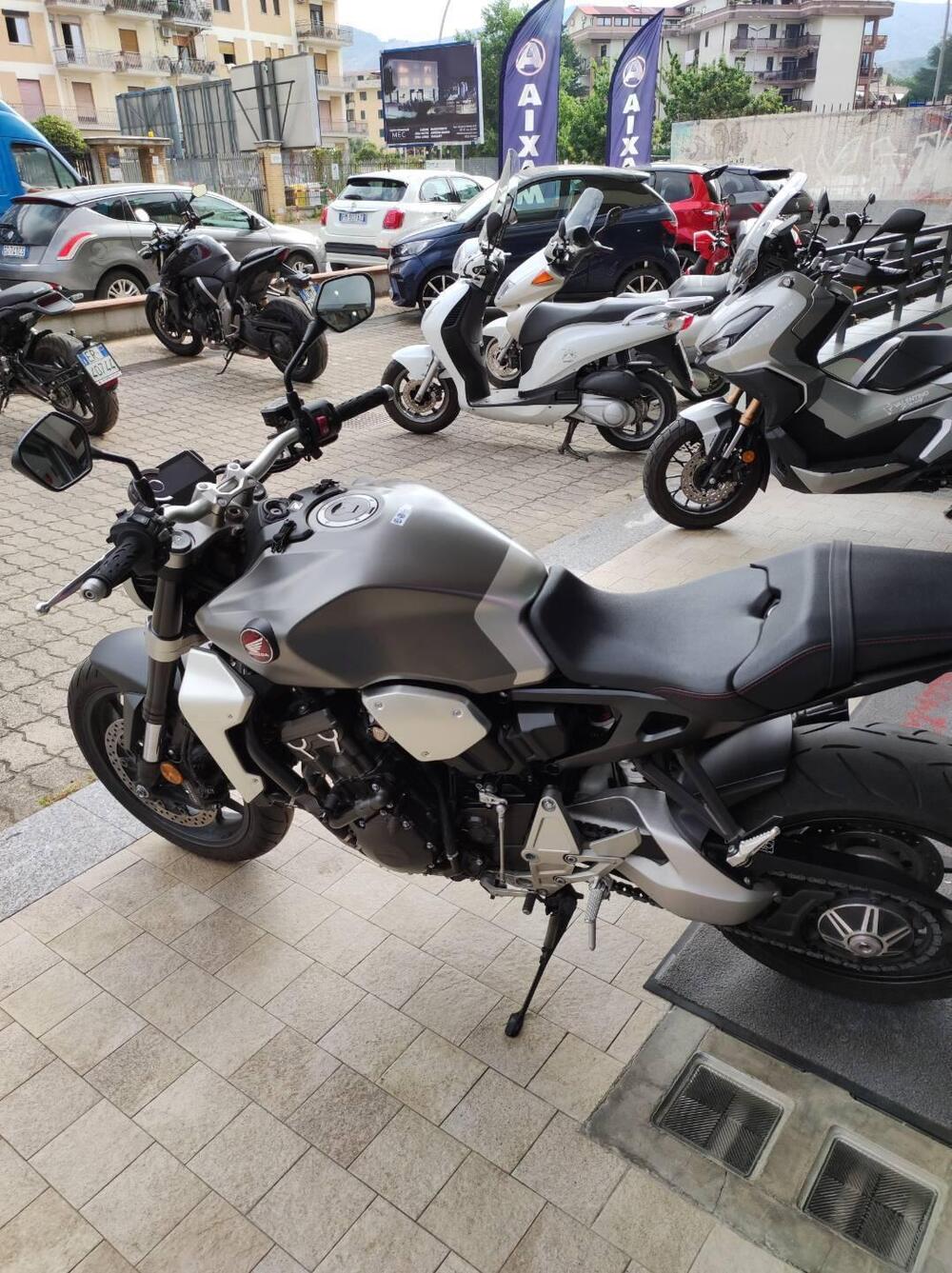 Honda CB 1000 R + Neo Sport Cafè (2019 - 20) (7)
