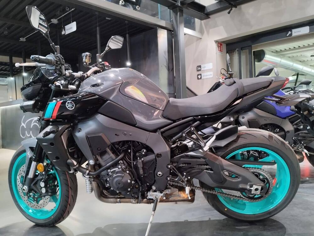 Yamaha MT-10 (2022 - 25) (2)