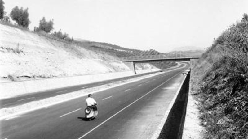 L'Autostrada del Sole compie 50 anni. Fiore all'occhiello nell'Italia del "boom" 