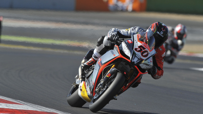 Guintoli vince gara 1 SBK a Magny-Cours