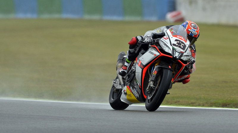 Melandri si impone in gara 2 SBK a Magny-Cours