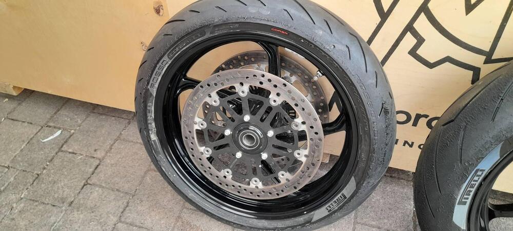 Coppia cerchi MV Agusta (3)