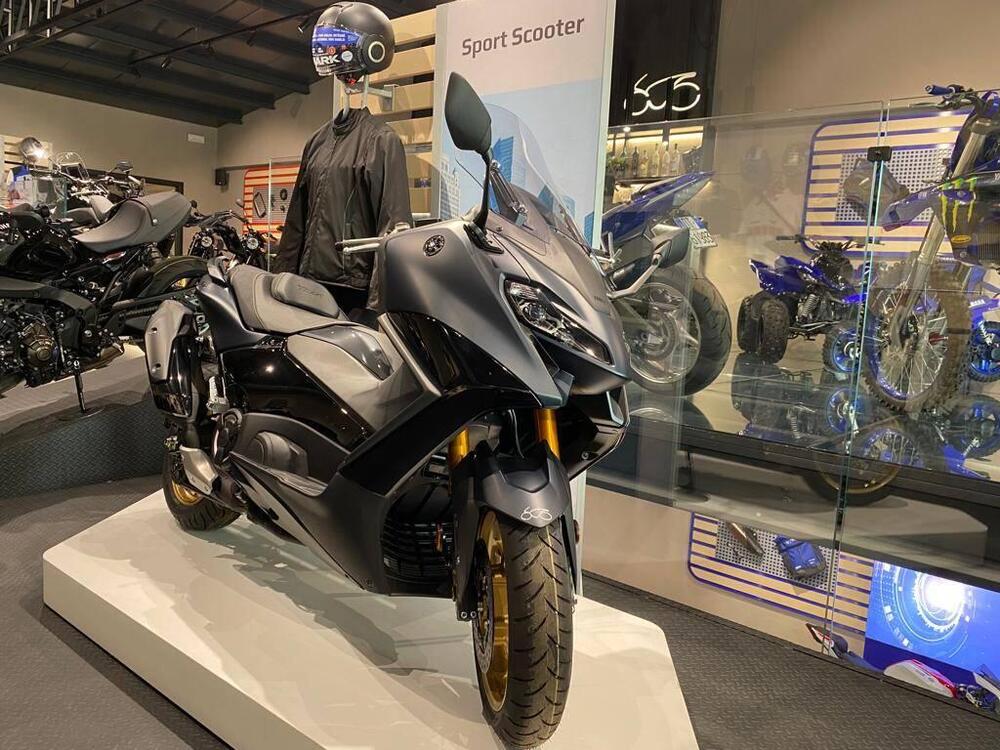 Yamaha T-Max 560 Tech Max (2022 - 24) (2)