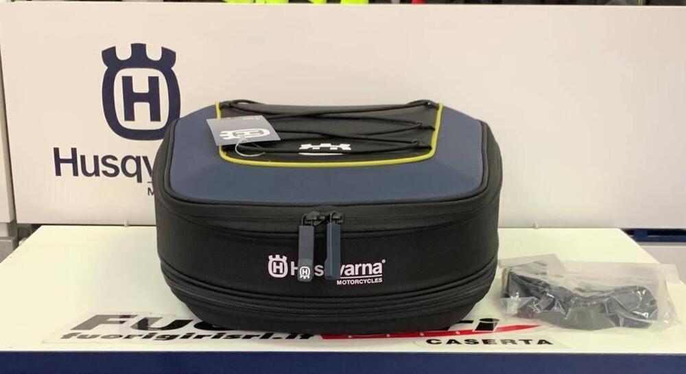 Borsa posteriore husqvarna 701 (2)