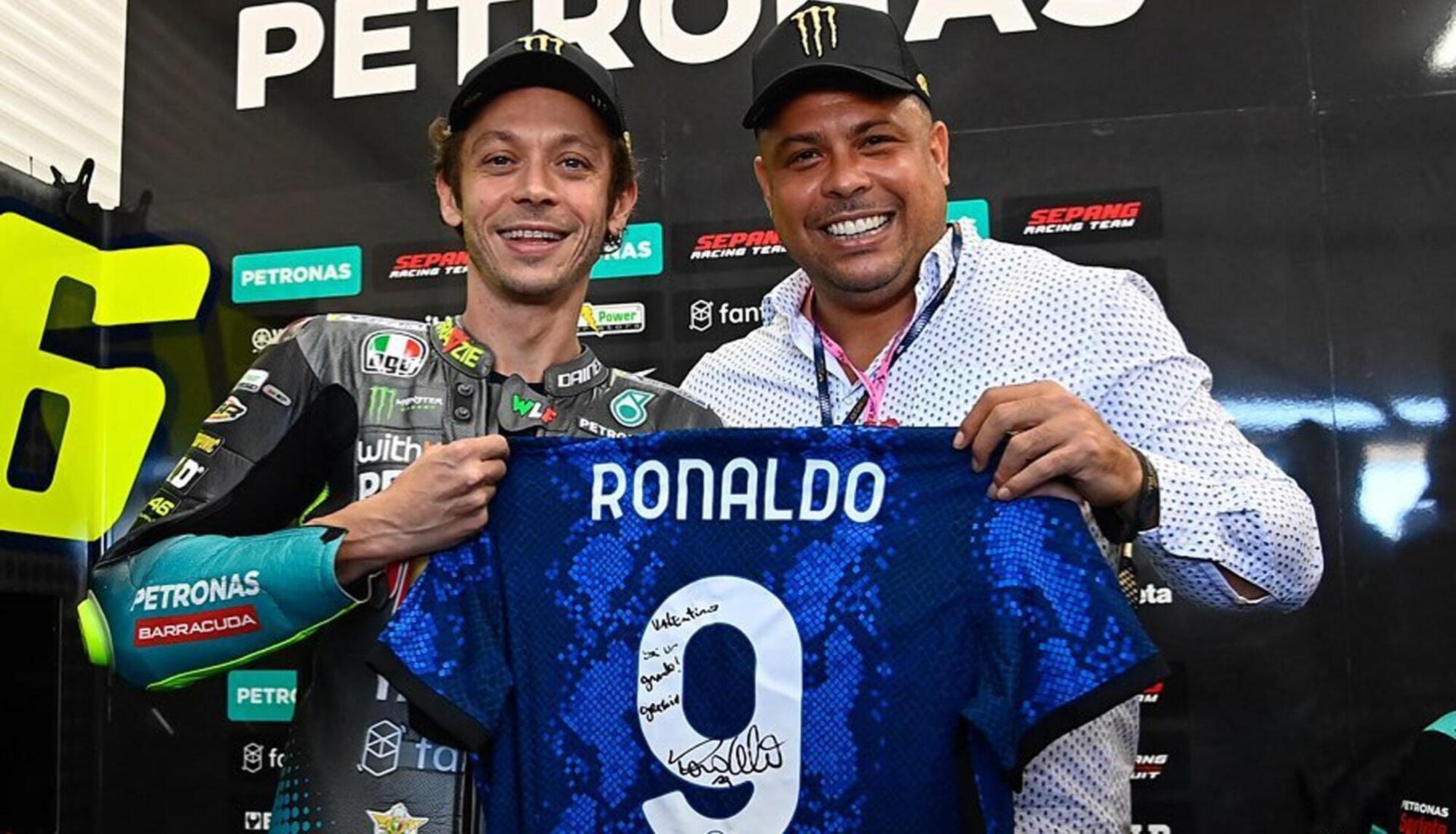 Valentino Rossi e Ronaldo il Fenomeno a Valencia 2021