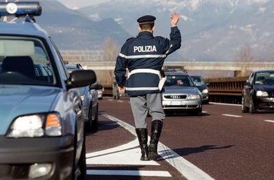 Pronti per le vacanze in auto? Ecco i consigli della Polizia Stradale prima di partire [VIDEO]